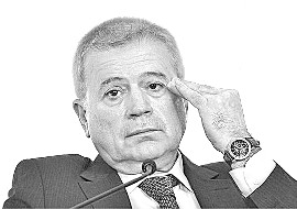 Алекперов не доверяет женщинам и детям Алекперов не доверяет женщинам и детям