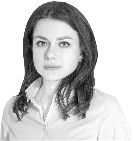Полина Стрельцова