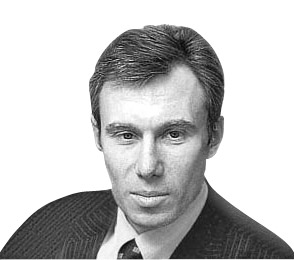 Герман Хан поздравил Роберта Дадли Герман Хан поздравил Роберта Дадли